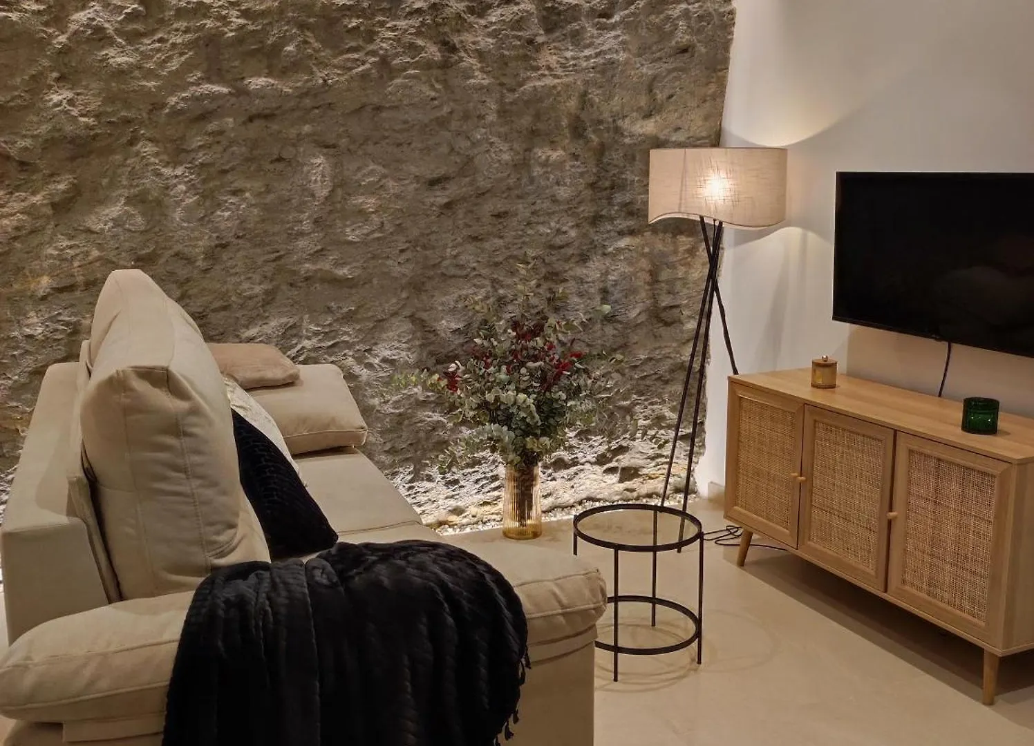 Casa Cueva Un Rinconcito En Setenil Setenil De Las Bodegas Semesterbostad